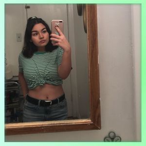 Meet your Posher, Demi